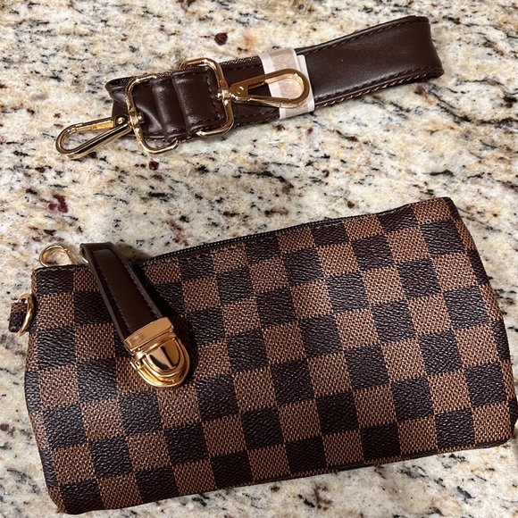 Backpack - Picture 4 of 4